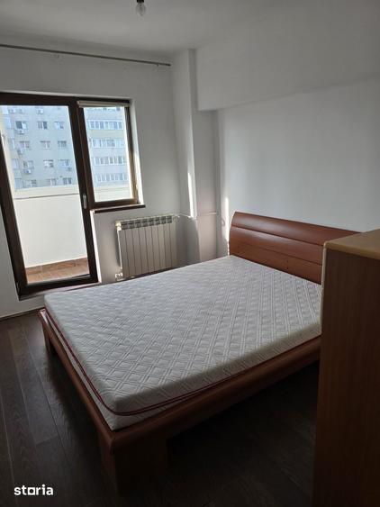 Apartament cu 4 camere în Crângași