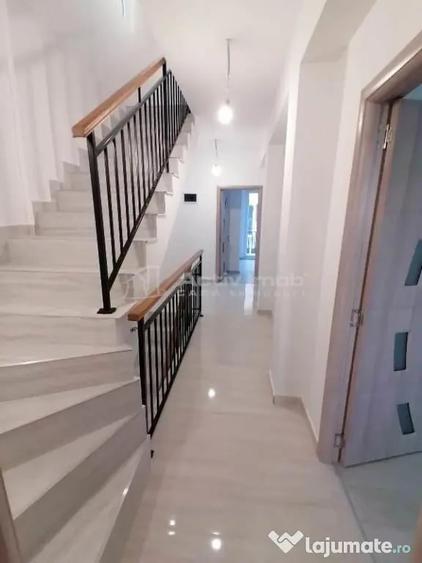 Casă cu 4 camere cu Teren 200 Mp în Rahova