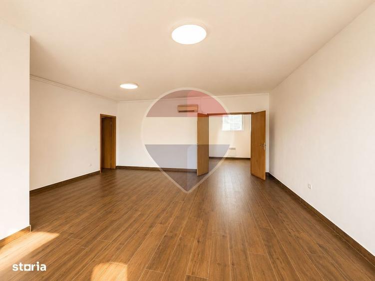 Spațiu comercial, de 120 mp, în Central