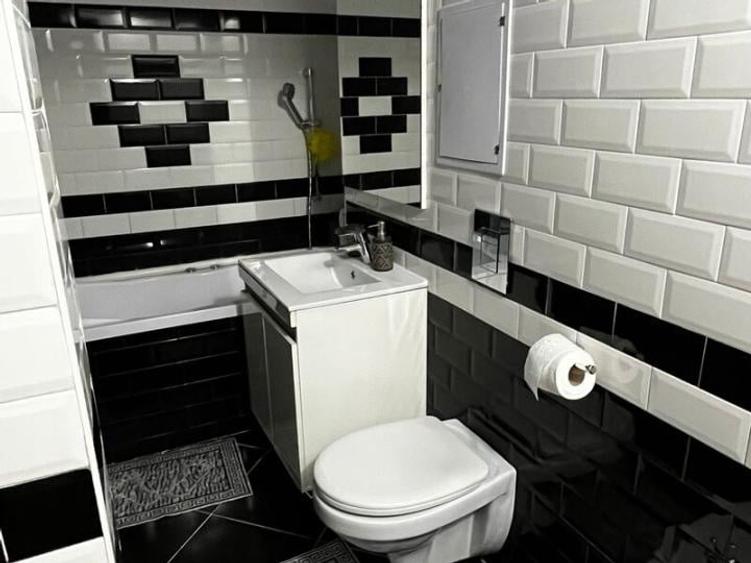 Apartament cu 4 camere decomandat, mobilat în Lujerului