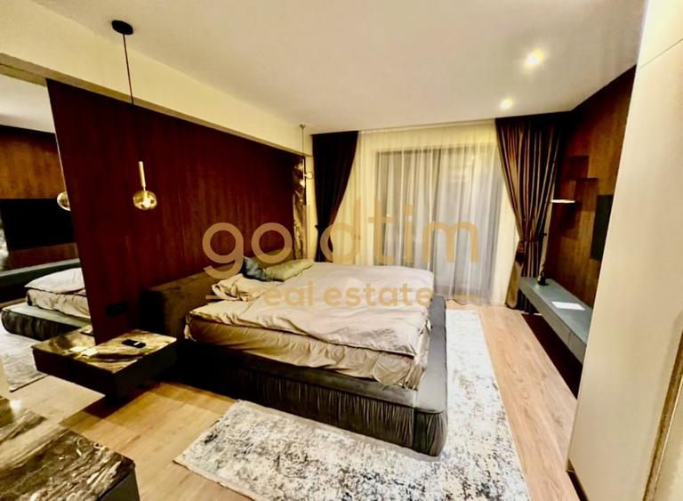 Penthouse cu 5 camere decomandat, mobilat în Pipera