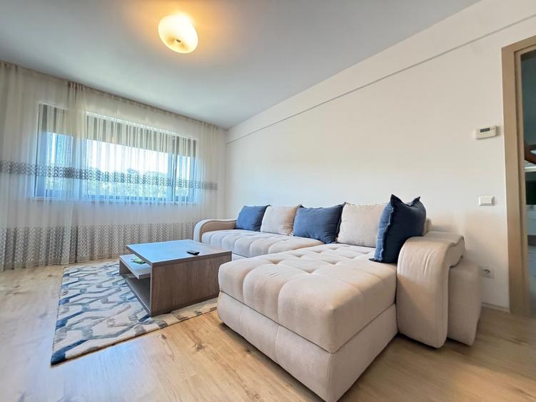 Apartament cu 3 camere semidecomandat în Băneasa
