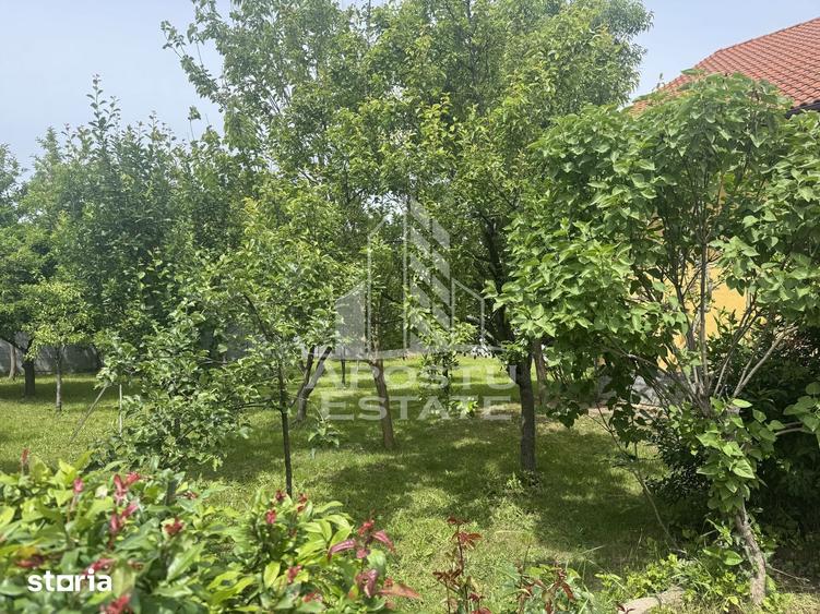 Casă cu 7 camere cu Teren 1752 Mp în Ghiroda