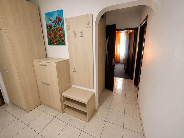 Apartament cu 3 camere decomandat în Drumul Taberei