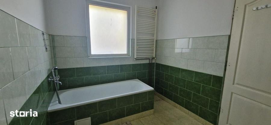 Casă cu 4 camere cu Teren 250 Mp în Ultracentral