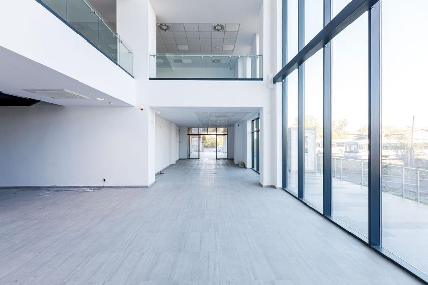 Birou, de 4,152 mp, în Complex Studențesc