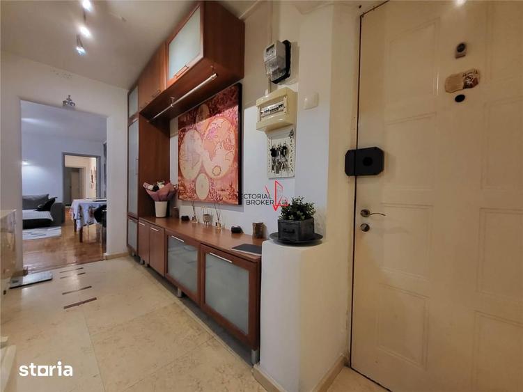 Apartament cu 4 camere semidecomandat, mobilat în Berceni