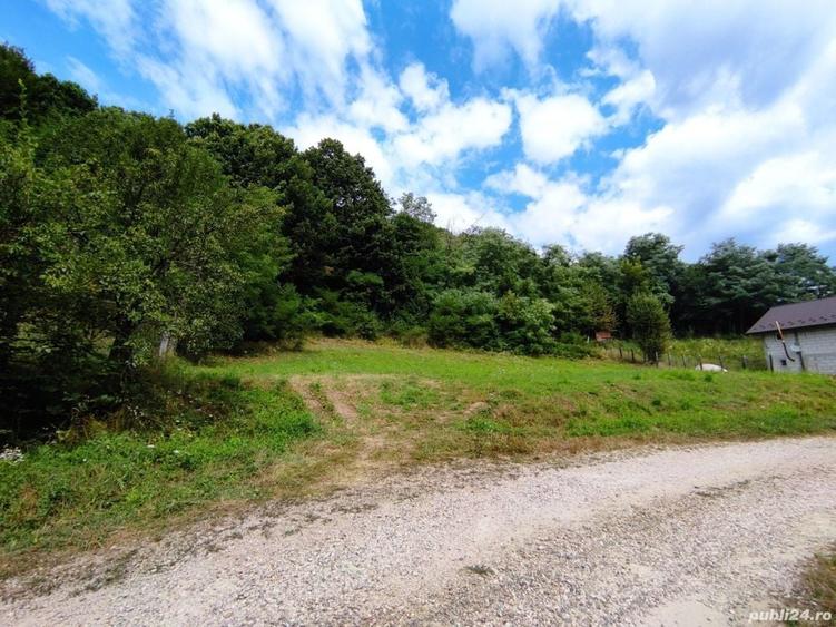 Teren de 2100 mp, în Drăganu