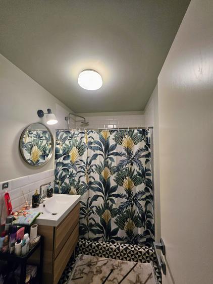 Apartament cu 4 camere semidecomandat, mobilat în Teiul Doamnei