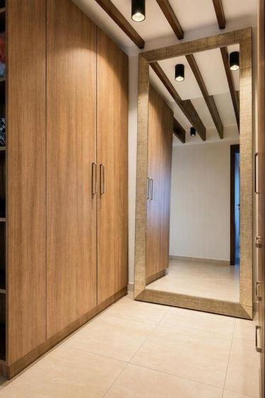 Apartament cu 3 camere decomandat în Tractorul