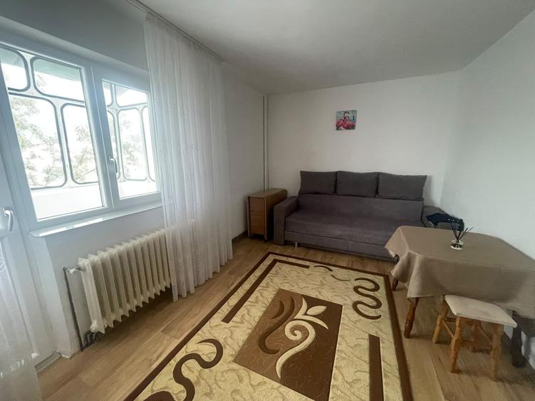 Apartament cu 2 camere decomandat în Mircea cel Bătrân