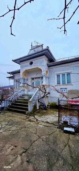 Casă cu 4 camere cu Teren 551 Mp în Orlești