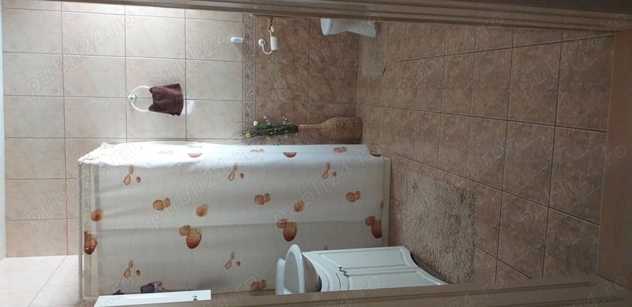 Casă cu 6 camere cu Teren 1122 Mp în Central