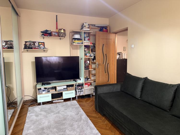 Apartament cu 2 camere decomandat, mobilat în Cetate