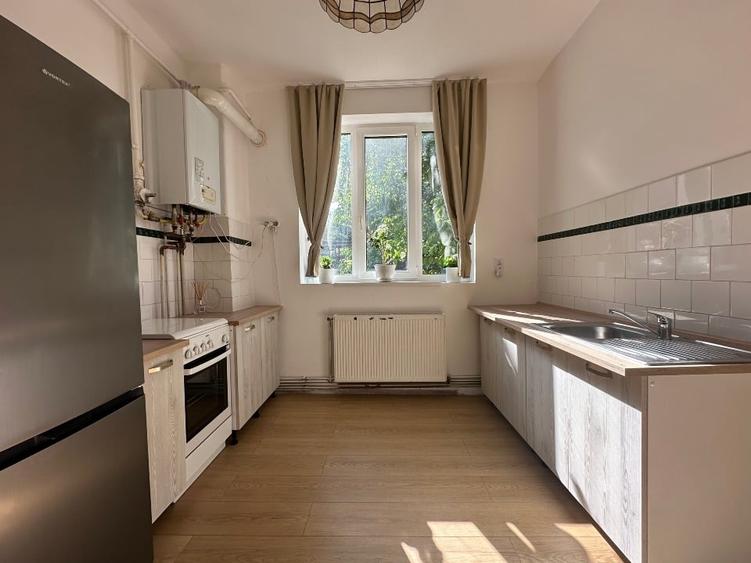 Apartament cu 2 camere decomandat, mobilat în Centrul Istoric