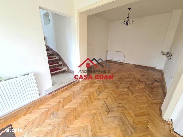 Casă cu 3 camere decomandat cu Teren 164 Mp în Central