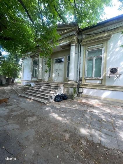Casă cu 4 camere în Central