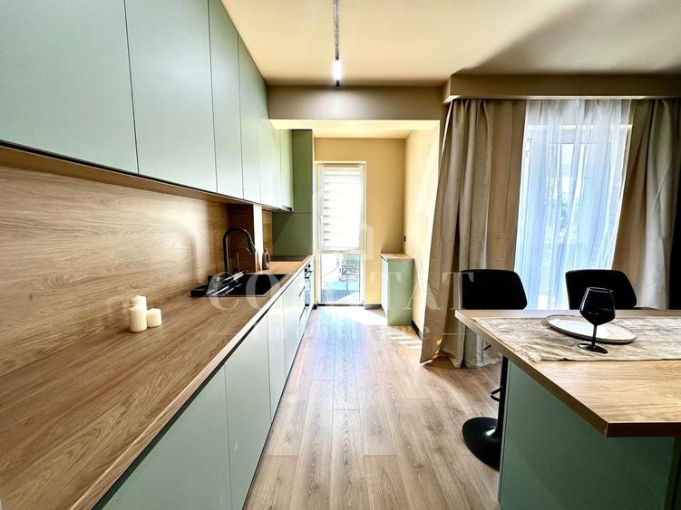 Apartament cu 2 camere semidecomandat, mobilat în Florești