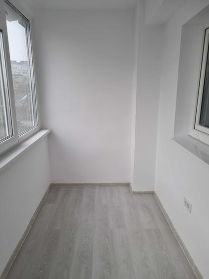 Apartament cu 3 camere decomandat în Exterior Vest