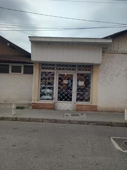 Spațiu comercial, de 30 mp, în Fetești-Gară