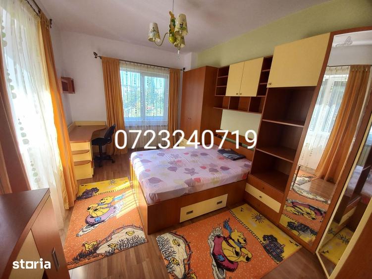 Apartament cu 3 camere semidecomandat în Berceni