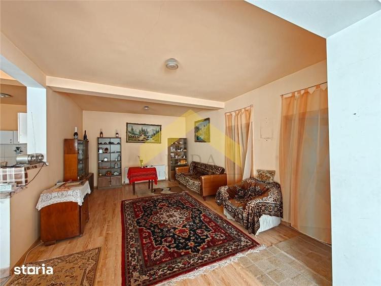Casă cu 3 camere cu Teren 1440 Mp în Zădăreni