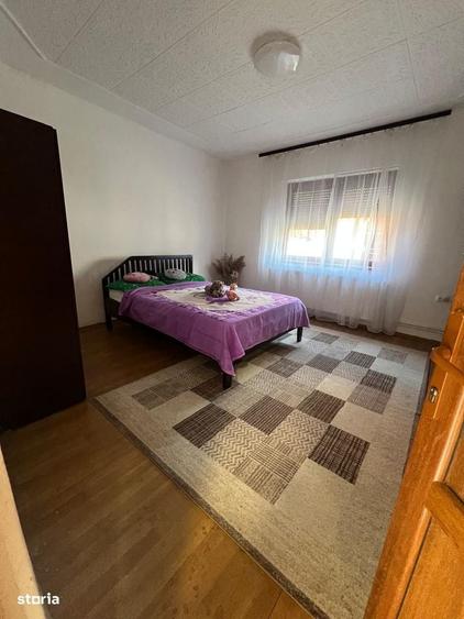 Casă cu 4 camere în Cristian