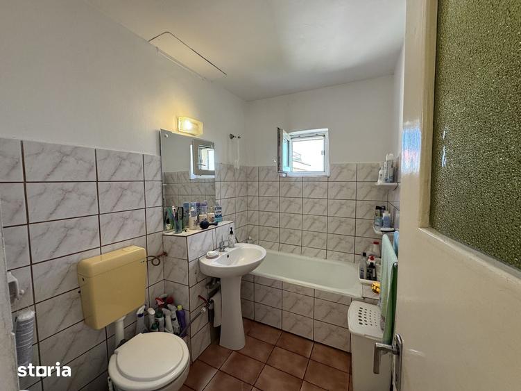 Apartament cu 3 camere decomandat, mobilat în Florilor