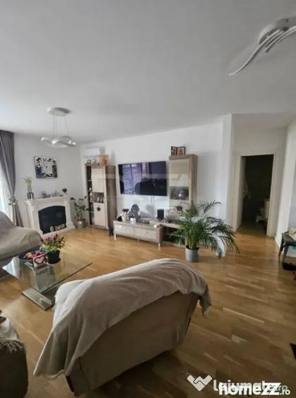 Apartament cu 3 camere decomandat în Domenii