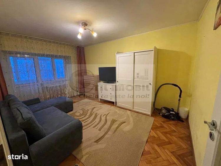 Apartament cu 3 camere decomandat, mobilat în Podu Roș
