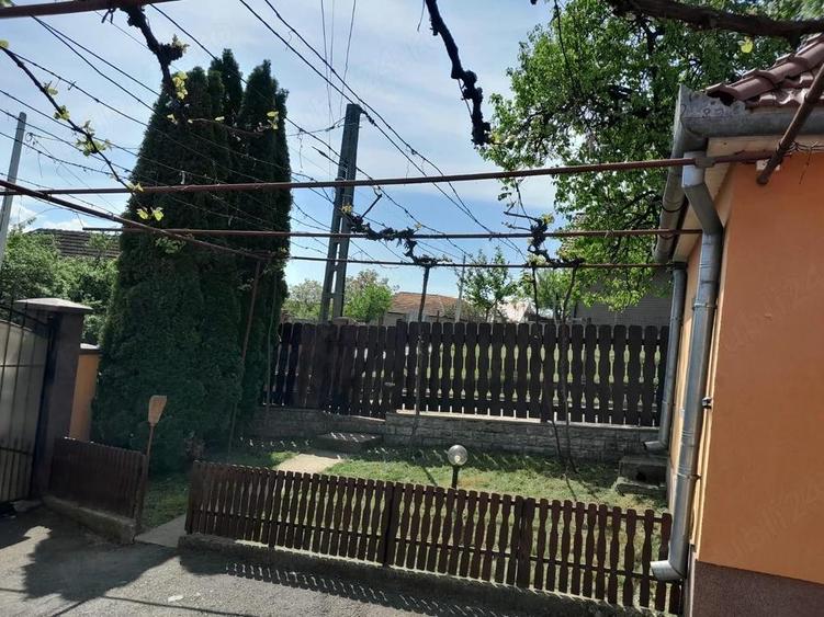 Casă cu Teren 3300 Mp în Bălaia