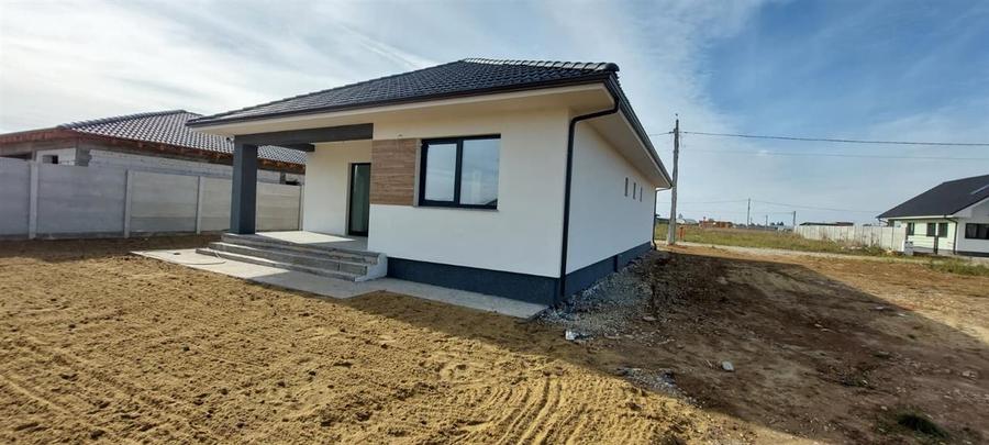 Casă cu 3 camere cu Teren 553 Mp în Sântandrei