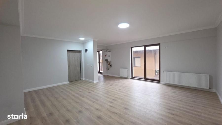 Apartament cu 3 camere semidecomandat în Dămăroaia