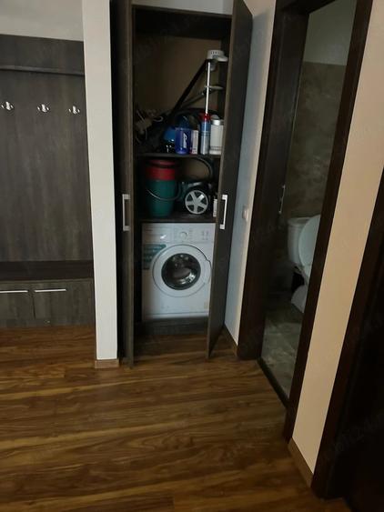 Apartament cu 4 camere decomandat în Cornișa