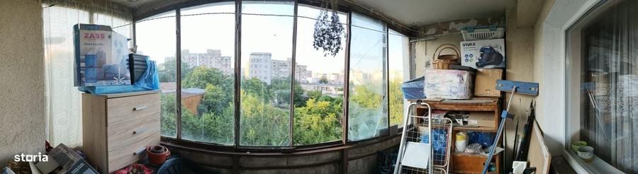 Apartament cu 4 camere decomandat în Micro 20