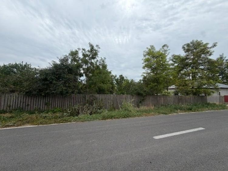Casă individuală cu 4 camere cu Canalizare în Ceacu