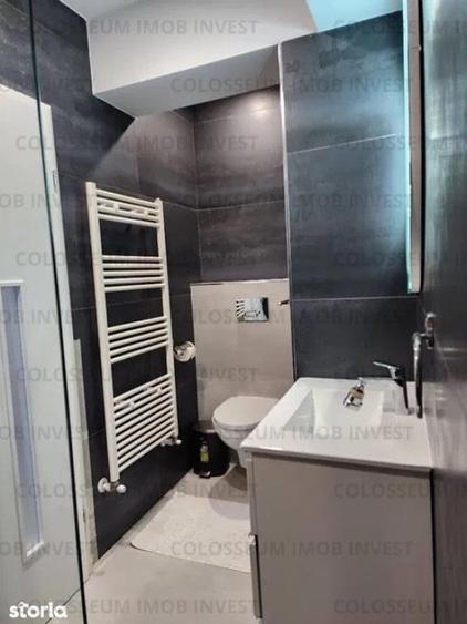 Apartament cu 4 camere decomandat în Tractorul