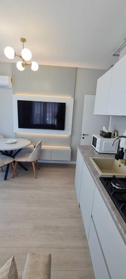 Apartament cu 2 camere semidecomandat, mobilat în Central