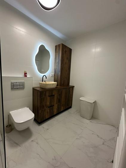 Apartament cu 2 camere semidecomandat, mobilat în Pipera