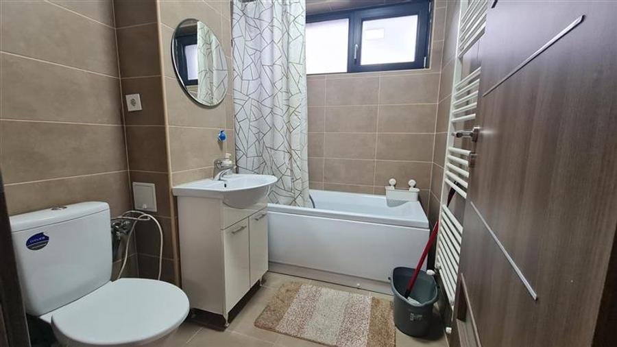 Apartament cu 2 camere semidecomandat, mobilat în 1 Mai