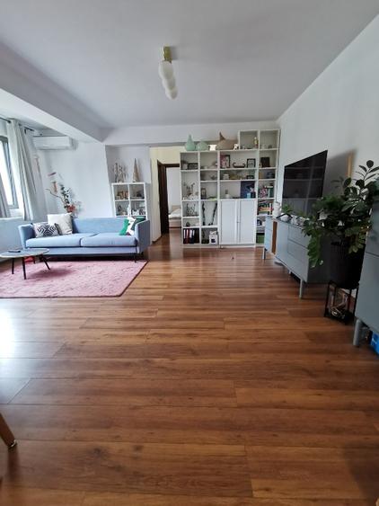 Anunt proprietar. Vanzare apartament spatios cu 2 camere, Pip - 4
