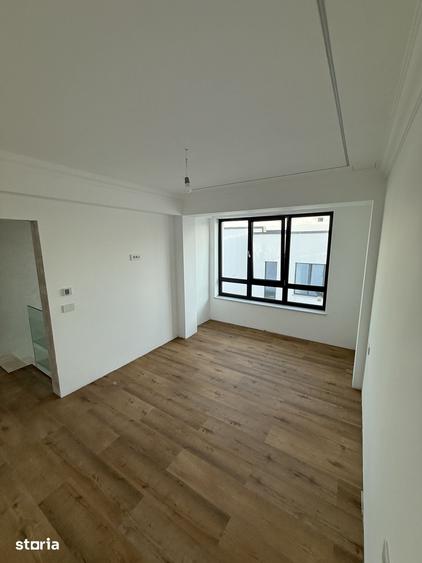 Casă cu 5 camere cu Teren 305 Mp în Siloz