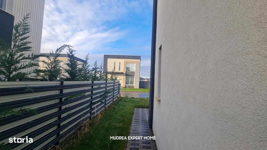 Casă cu 4 camere în Tamași