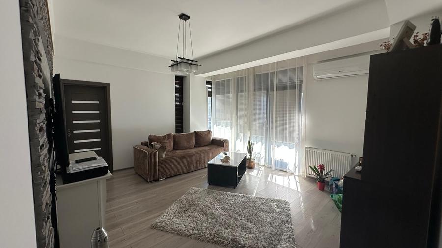 Apartament cu 3 camere decomandat în Tomis Plus