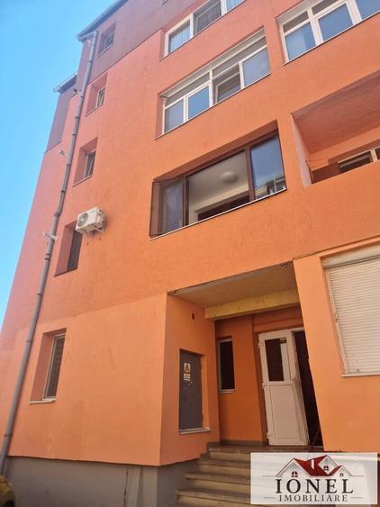 Apartament cu 2 camere decomandat în Est