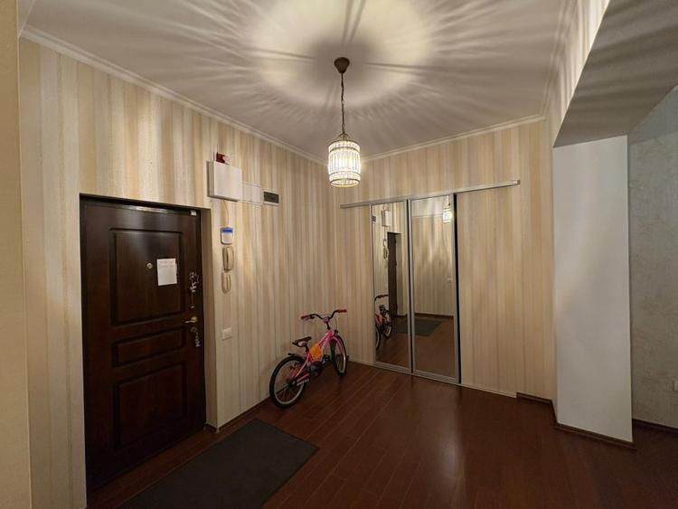 Apartament cu 3 camere decomandat, mobilat în Prelungirea Ghencea