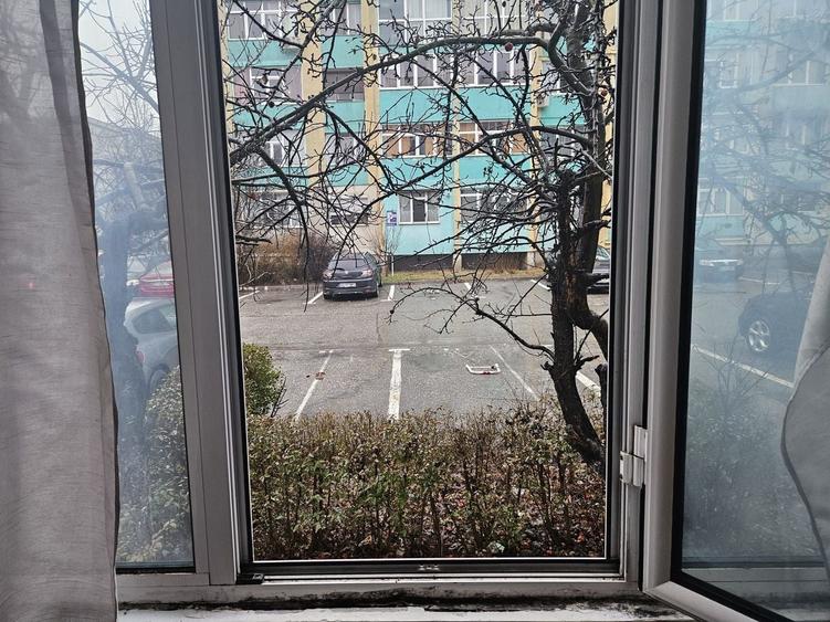 Spațiu comercial, de 42 mp, în Trivale