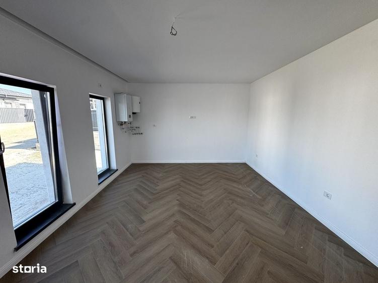 Casă cu 4 camere cu Teren 450 Mp în Bucium