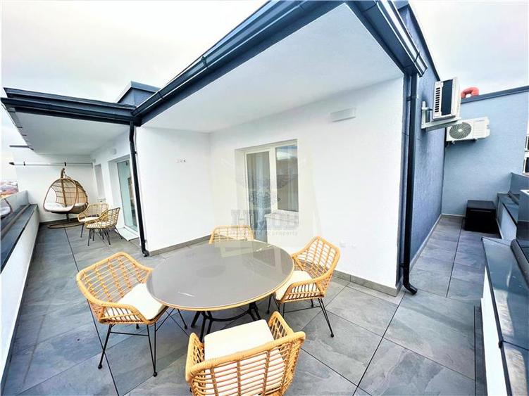 Apartament cu 4 camere decomandat, mobilat în Piața Cluj