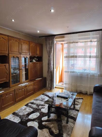 Apartament cu 3 camere decomandat în Ultracentral